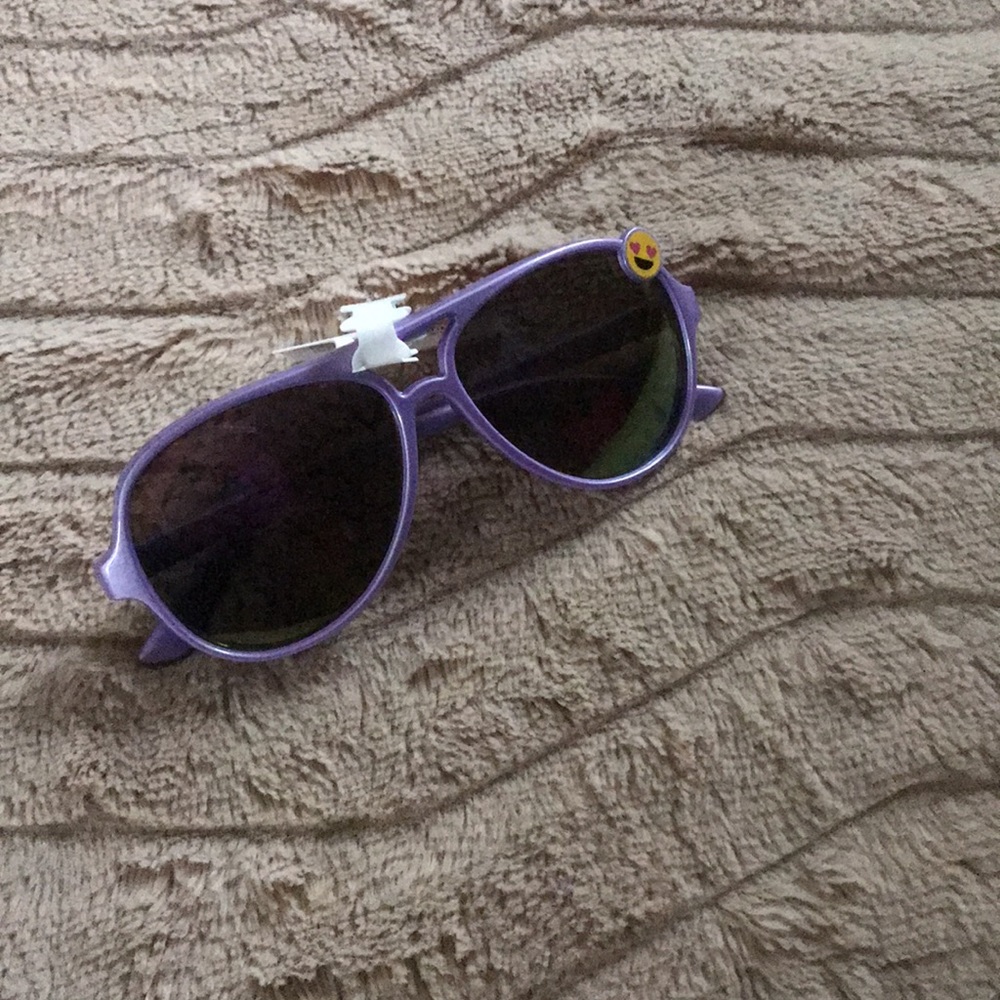 Sunglasses - Picture 4 of 7